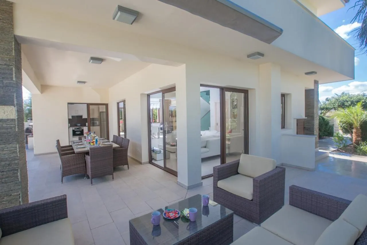 Demetra Villa Agia Napa Zypern